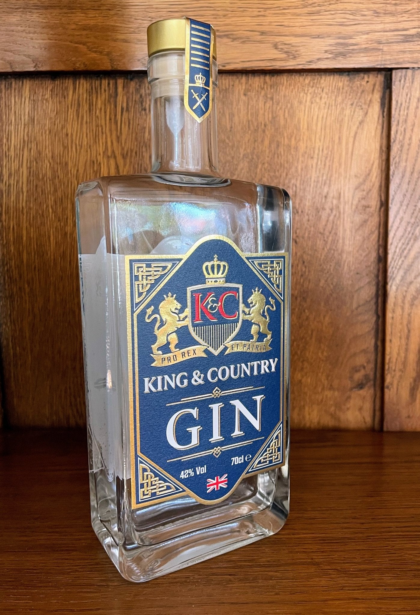 King & Country Premium Gin - Hand Crafted Gin. Made in Northumberland with UK Coastline Botanicals