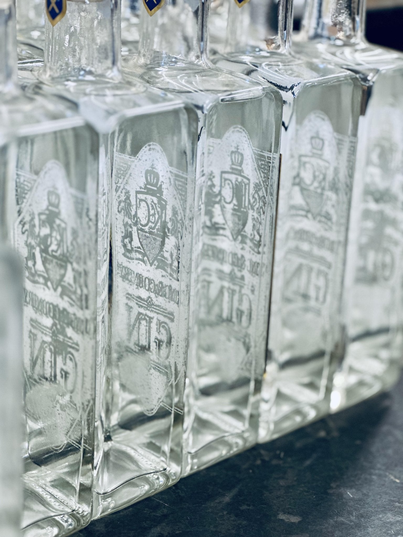 Premium King & Country Hand Crafted Gin, 70cl, 42% ABV - King & Country - Beverage